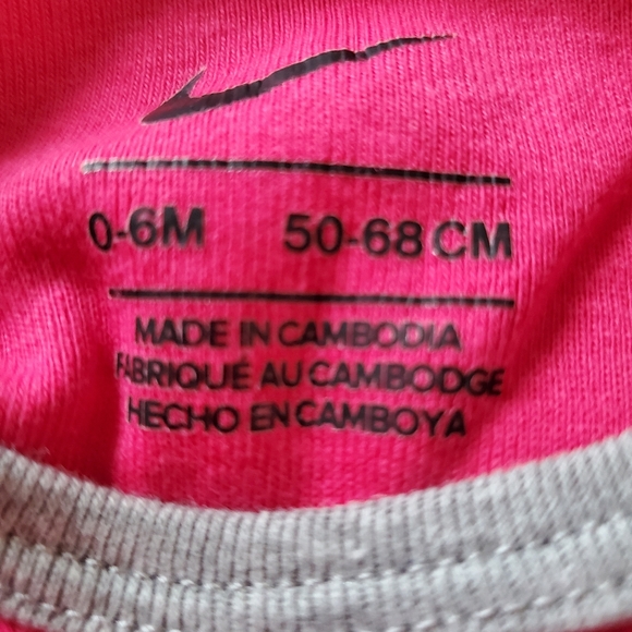 Nike 2Pc Baby Girl's Bodysuit & Cap Set Size 0-6Months - Picture 8 of 12